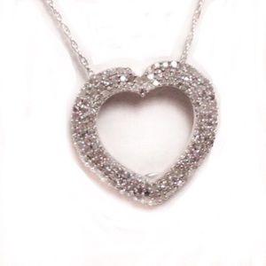 10K white gold Diamond heart pendant with chain
